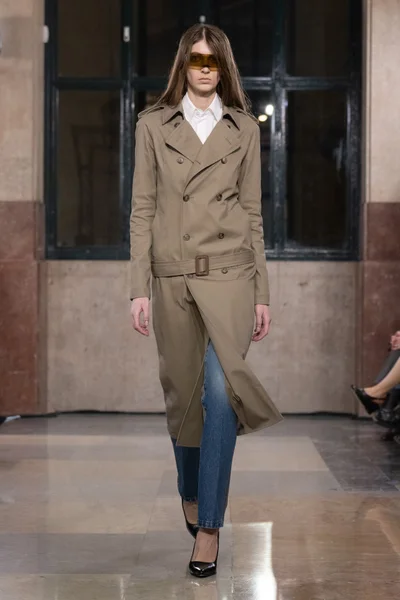 Look 40